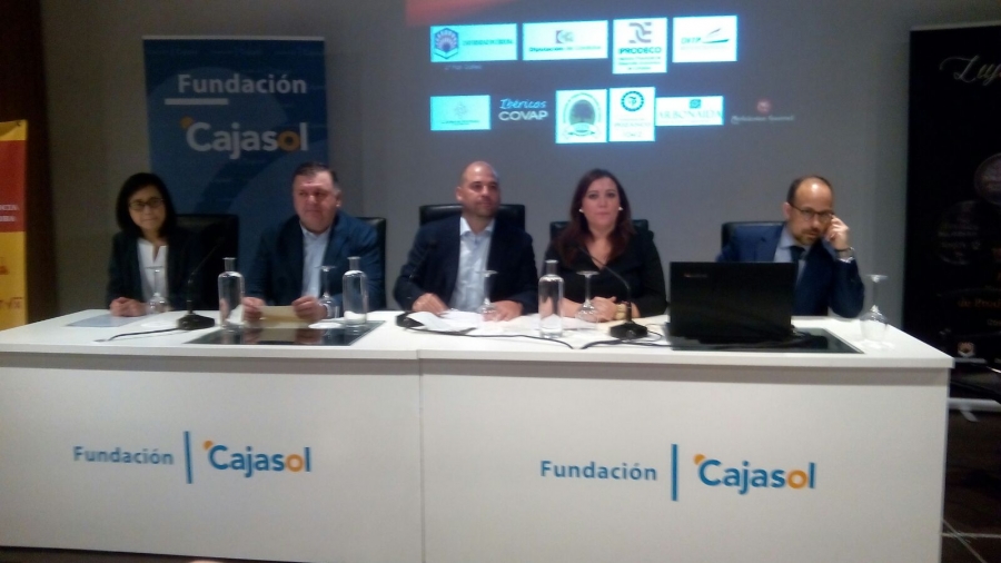 El coordinador general de ceiA3, Enrique Quesada, participa en la presentación del curso Lujo - Gourmet