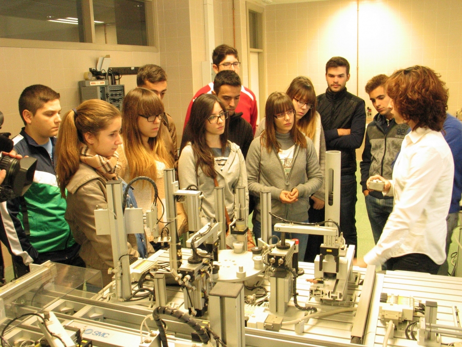 Expertos del ceiA3 organizan un taller de Robótica para estudiantes de secundaria en la Universidad de Jaén con motivo de la Semana de la Ciencia