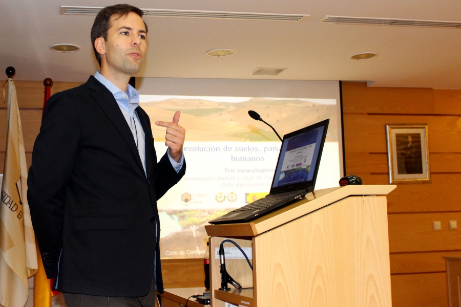 Tom Vanwelleghem, investigador Ramón y Cajal del Departamento de Agronomía de la Universidad de Córdoba