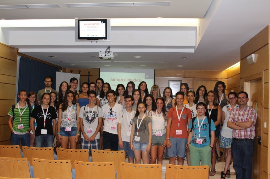 La catedrática Pilar Dorado y los participantes en el Campus Científico del ceiA3
