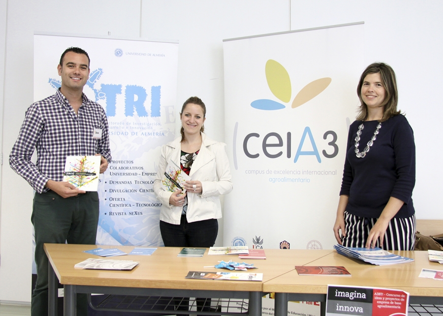 Técnicos del Campus de Excelencia Internacional Agroalimentario en la Feria de las Ideas en la Universidad de Almería