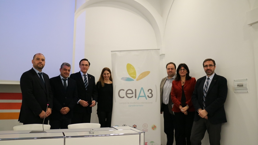 Asistentes a la reunión del Consejo Rector del ceiA3