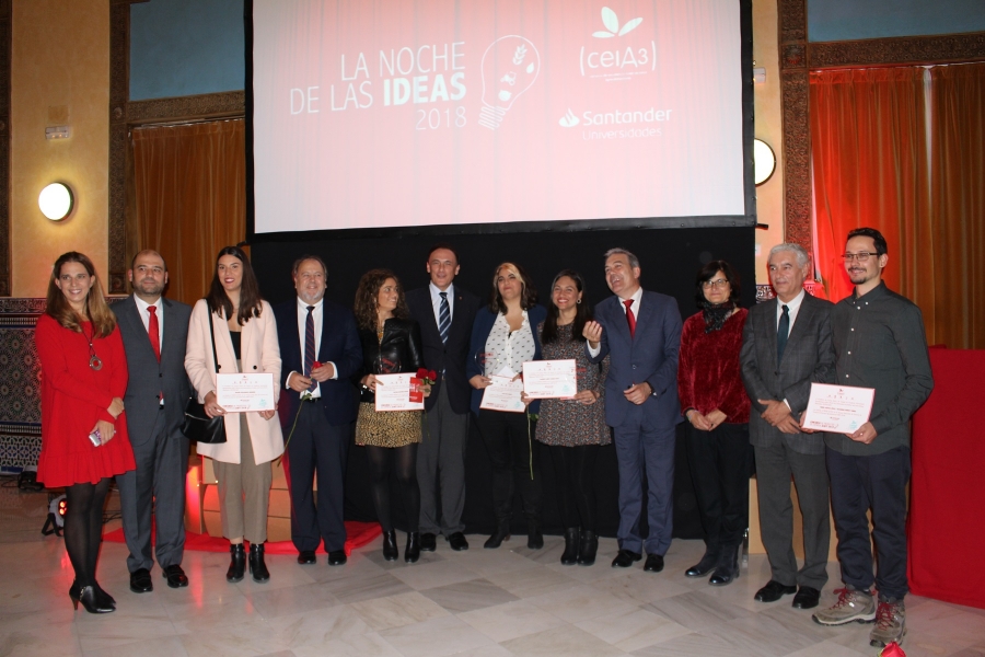 Foto de autoridades y premiados