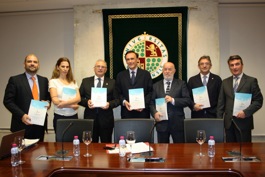 Los miembros del Consejo Rector presentan la memoria de ceiA3, antes de su reunión en Jaén